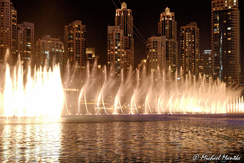 Dubai Fontains bei Nacht