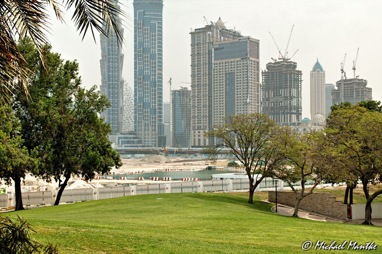 Safa Park Dubai Baustelle mit Skyline im Hintergrund
