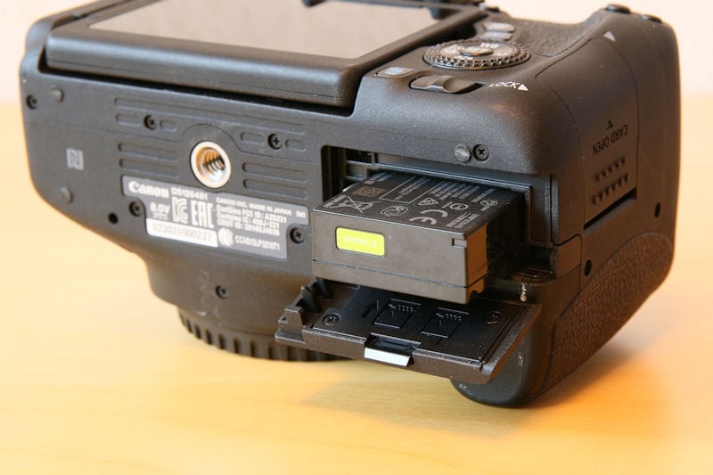 canon-eos-760d-akku-fach