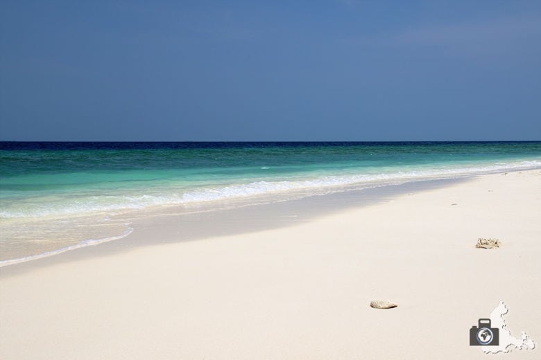 Strand und türkises Meer, Ukulhas, Malediven