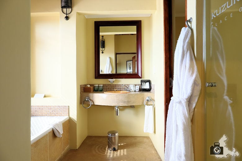 Kuzuko Lodge - Bad im Chalet