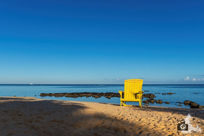 Fotowalk #9 - Am Strand von Mauritius - Stuhl am Strand