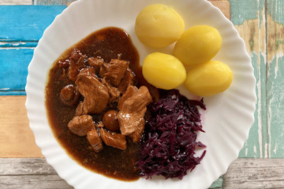 Mittelalterliches Putengulasch