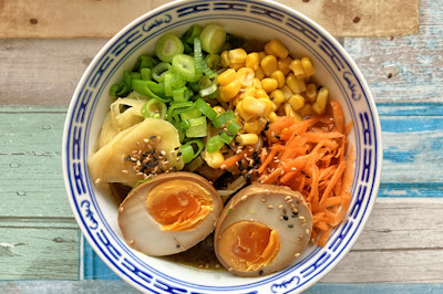 Japanische Küche – Miso-Ramen-Suppe