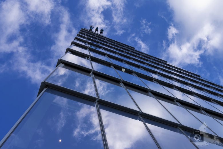 New York - The Edge Experience, The Climb