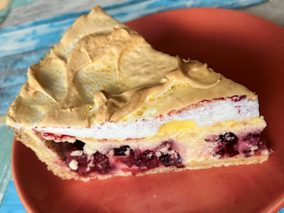 Beerenkuchen mit Puddingcreme und Baiserhaube Rezept Beerenkuchen mit Puddingcreme und Baiserhaube Rezept