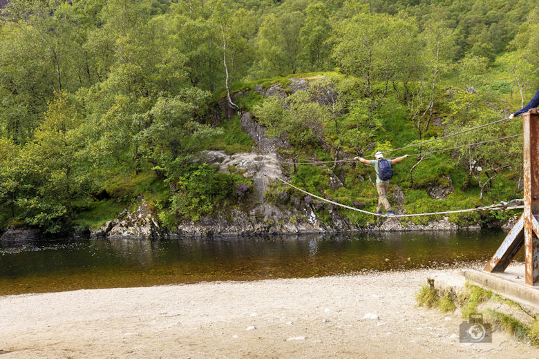 Steall Falls Wanderung, Seilbrücke