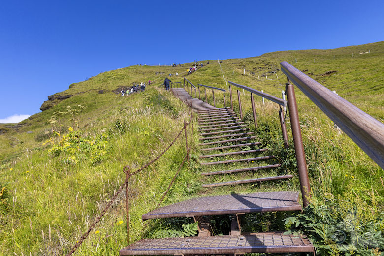 Treppe am Skogafoss