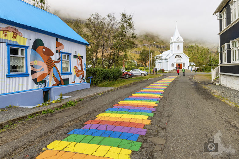 Seydisfjordur - Regenbogen Straße