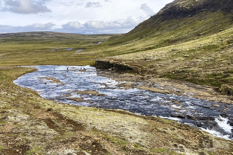 Glymur Wasserfall Wanderung - Flussüberquerung