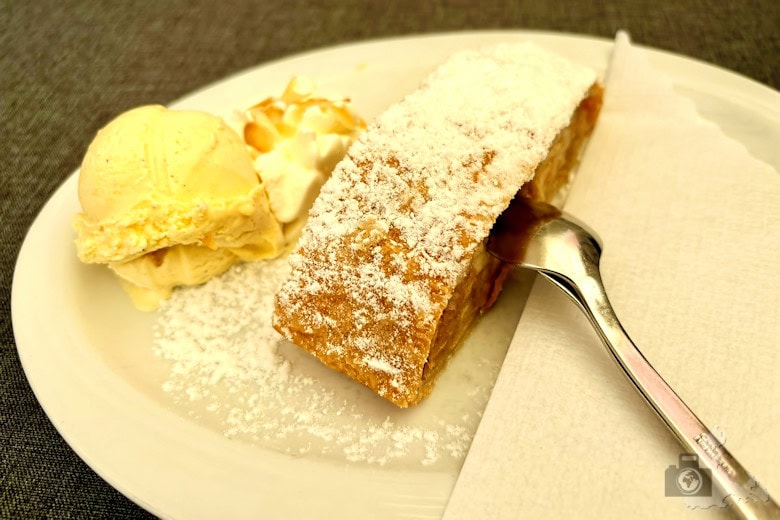 Apfelstrudel
