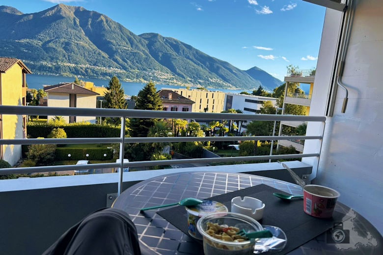 abendbrot-balkon-hotel-minusio-780