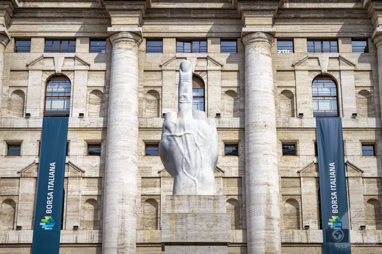 L.O.V.E. Skulptur, Mailand