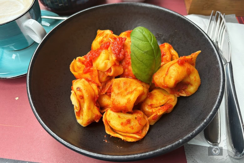 tortelloni-pomodoro