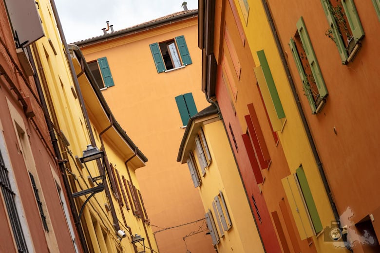 Bunte Häuser in Bologna