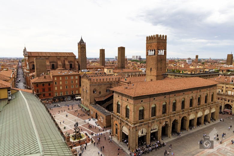 torre-dell-orologio in Bologna