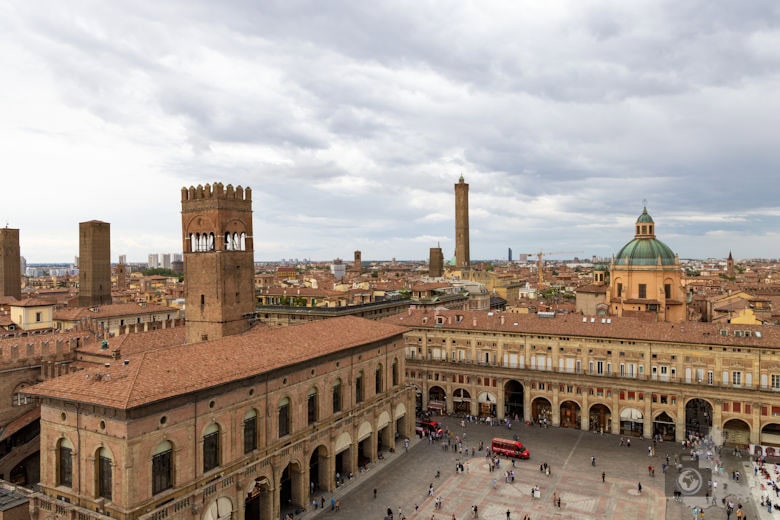torre-dell-orologio in Bologna